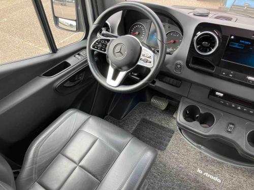 Cockpit (1)